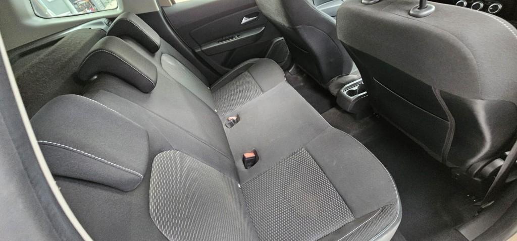 2018 RENAULT DUSTER 1.5 dCi DYNAMIQUE EDC in South Africa - Image 6