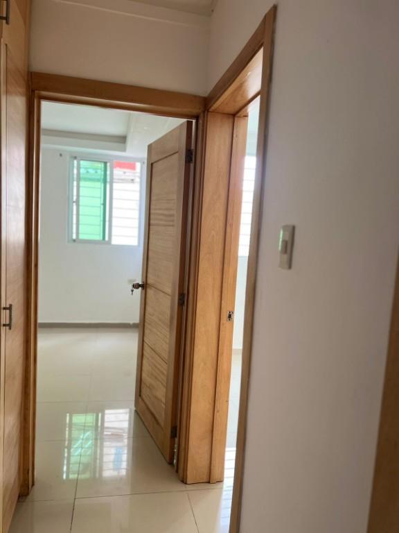 APARTAMENTO EN VENTA CON AMPLIO PATIO en la República Dominicana - Imagen 7