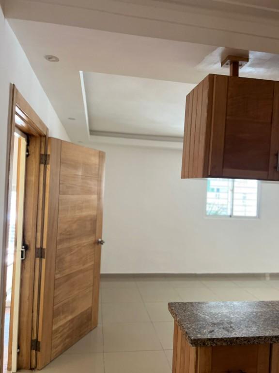 APARTAMENTO EN VENTA CON AMPLIO PATIO en la República Dominicana - Imagen 9