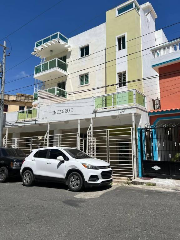 APARTAMENTO EN VENTA CON AMPLIO PATIO en la República Dominicana - Imagen 1