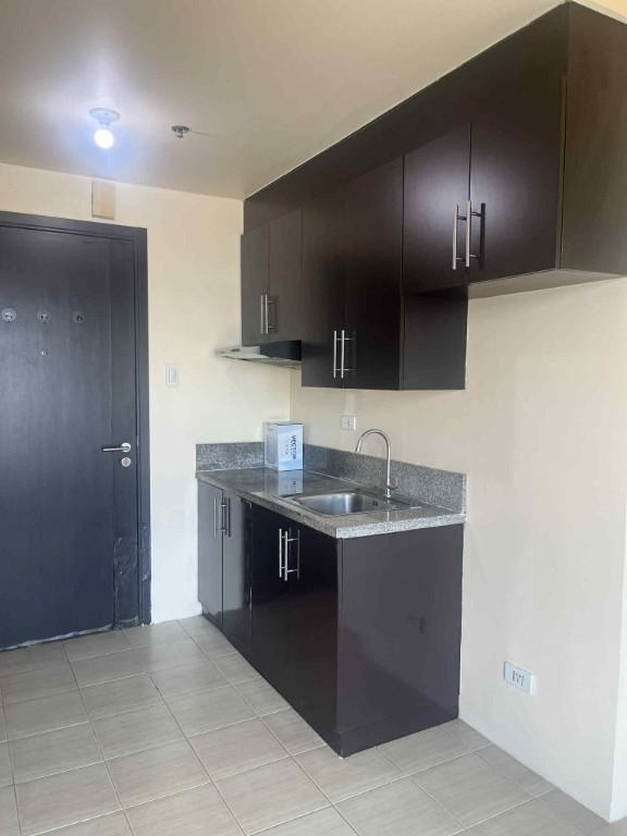 1 BR Unfurnished Condo Unit For Rent in The Rochester, Pasig in Pansol - Image 3