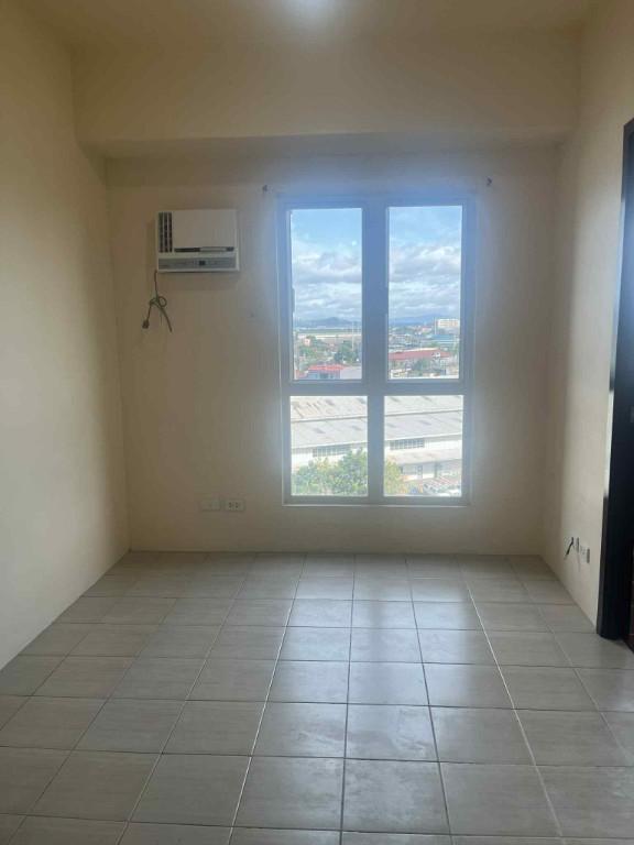 1 BR Unfurnished Condo Unit For Rent in The Rochester, Pasig in Pansol - Image 4