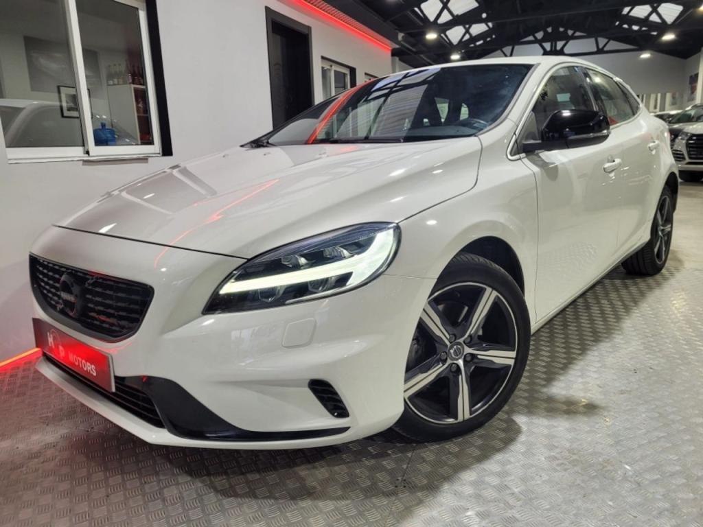 Volvo V40 R-Design Momentum en Ripollet - Imagen 1