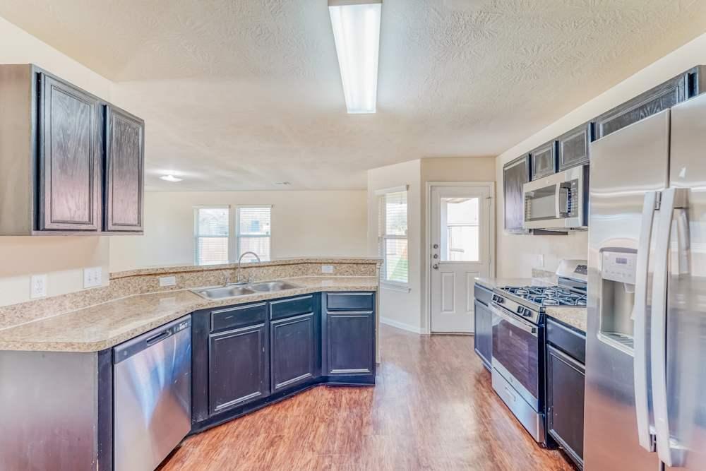 Available Single Family HOME For RENT In Houston, Texas in United States - Image 3