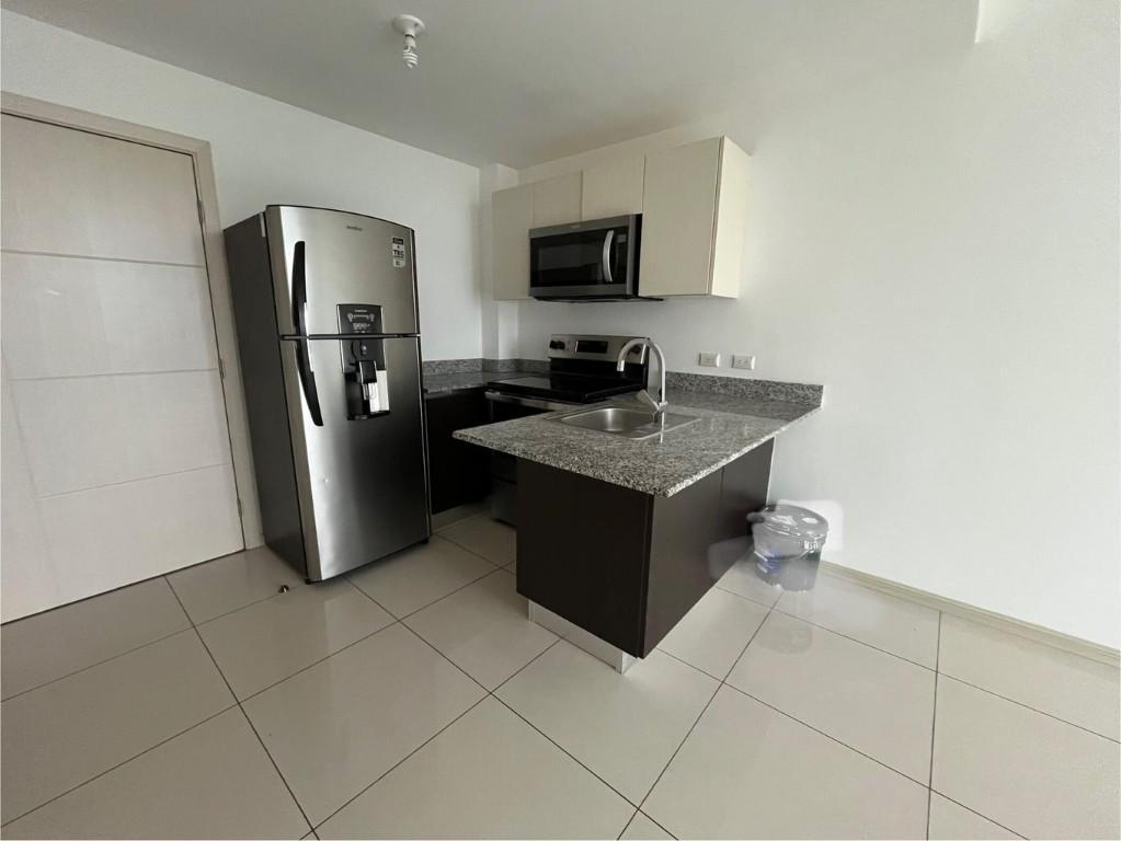 Se vende espacioso apartamento en Ulloa Heredia 26-854 en Mora - Imagen 5
