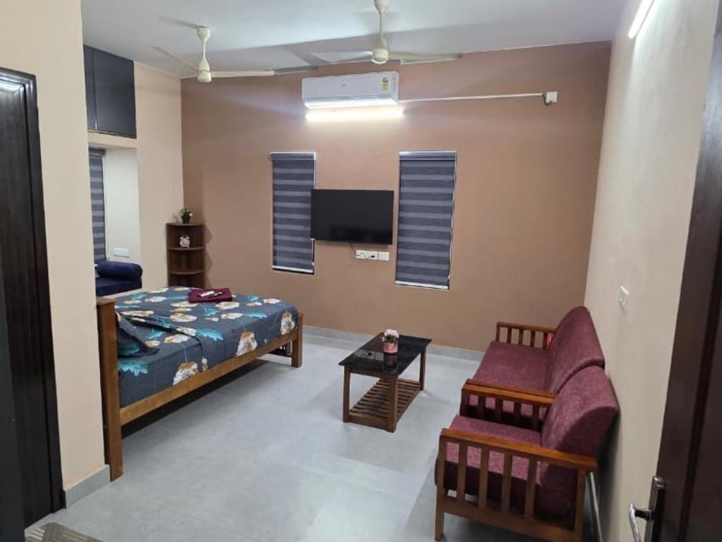 Crystal Homestays in Palayam - Image 8
