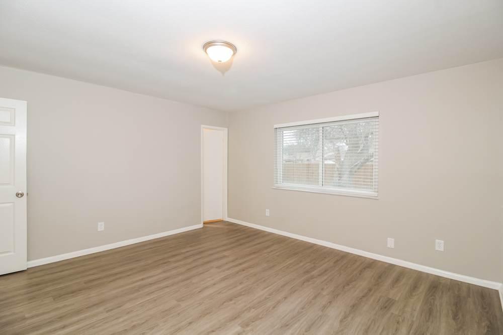 BEAUTIFUL SINGLE FAMILY HOME For RENT In The Colony, TX in United States - Image 8