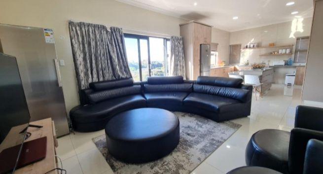 Two Bedroom Apartment/Flat To Rent In Musgrave. in Durban - Image 5