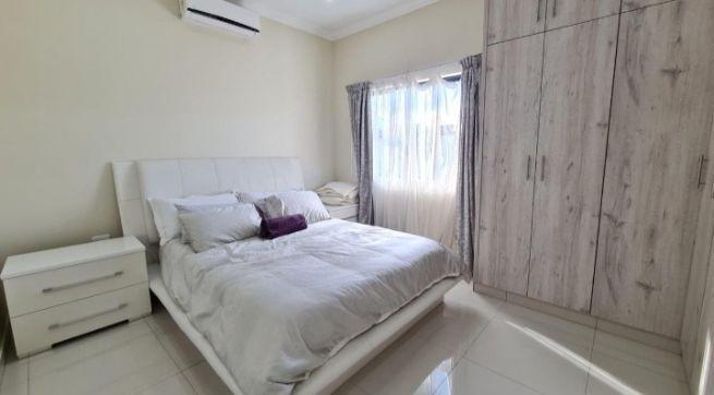Two Bedroom Apartment/Flat To Rent In Musgrave. in Durban - Image 8