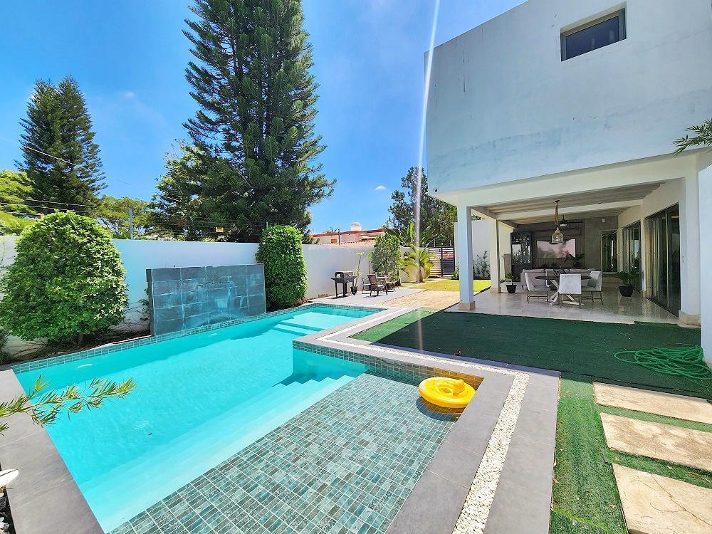 CASA CON PISCINA Y PATIO PROYECTO CERRADO LAS CARMELITAS STGO. en Licey al Medio - Imagen 1