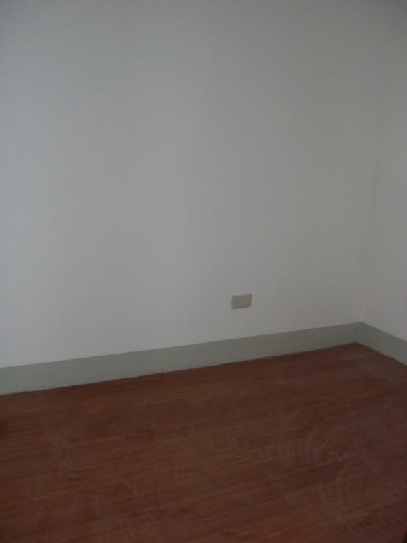 Studio type Unfurnished Condo for rent in South Triangle in Pansol - Image 4