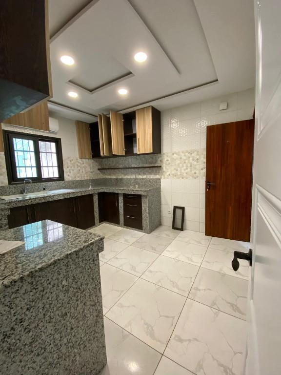 SUPER DUPLEX DE 6 PIÈCES TRÈS PROPRE RIVIÉRA FAYA à Abidjan - Photo 4