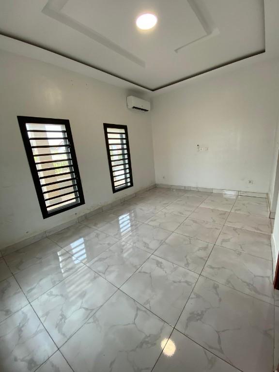 SUPER DUPLEX DE 6 PIÈCES TRÈS PROPRE RIVIÉRA FAYA à Abidjan - Photo 8