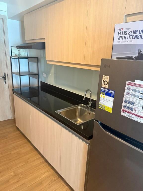 Modern Fully Furnished Studio for Rent at Solinea in Consolacion - Image 4