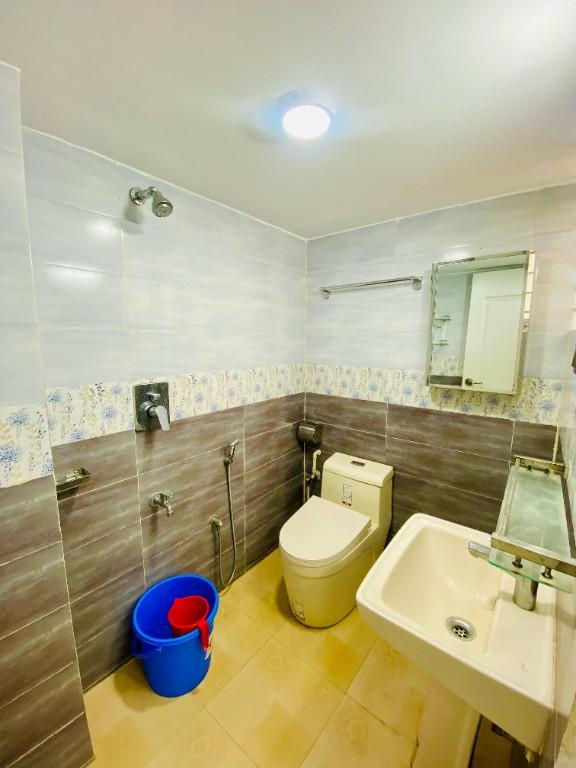 Fully Furnished 2 Bedroom Apartment for Rent – Bashundhara R/A in Bangladesh - Image 5