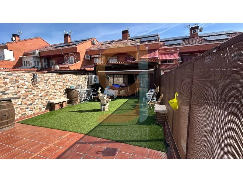 CHALET ADOSADO EN VENTA en Arroyomolinos - Imagen 1