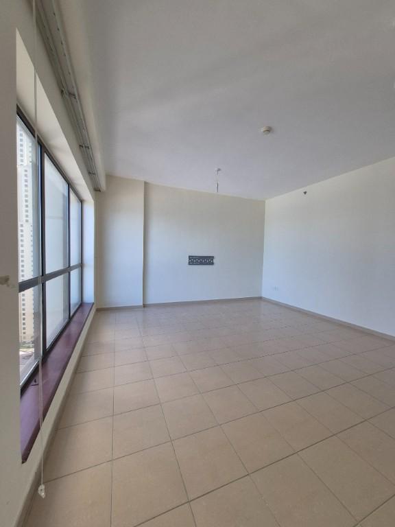 Full Sea View | Spacious 3BR + Maid | Prime JBR Rimal 3 in United Arab Emirates - Image 4