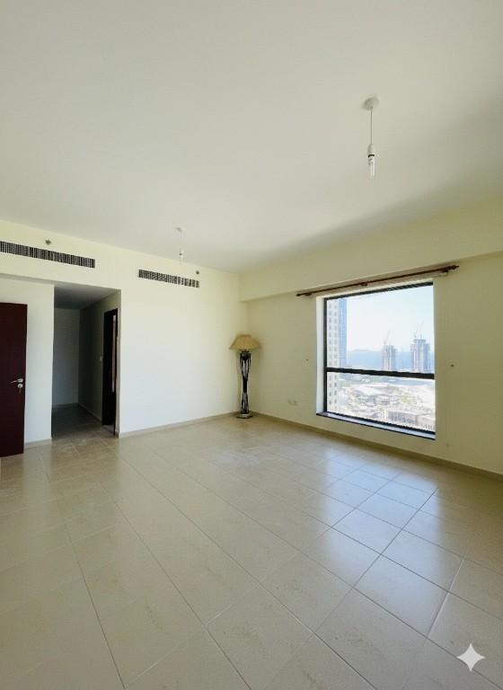 Full Sea View | Spacious 3BR + Maid | Prime JBR Rimal 3 in United Arab Emirates - Image 7