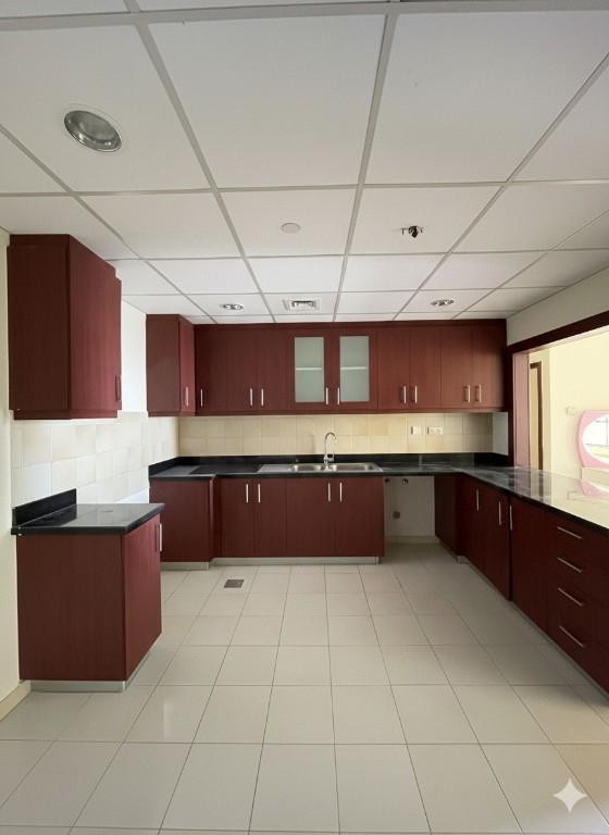 Full Sea View | Spacious 3BR + Maid | Prime JBR Rimal 3 in United Arab Emirates - Image 8