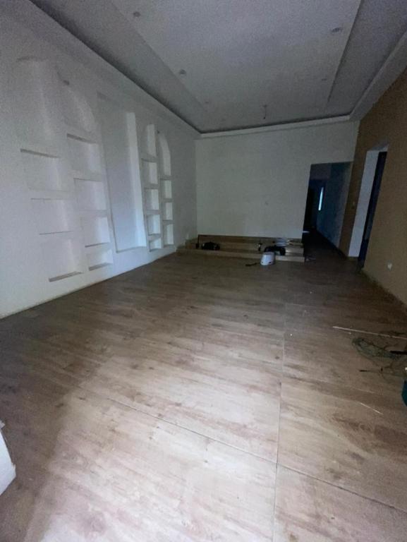 Location Appart de 4 Pièces à la Riviera Bonoumin Rond-point ADO en Côte d’Ivoire - Photo 4