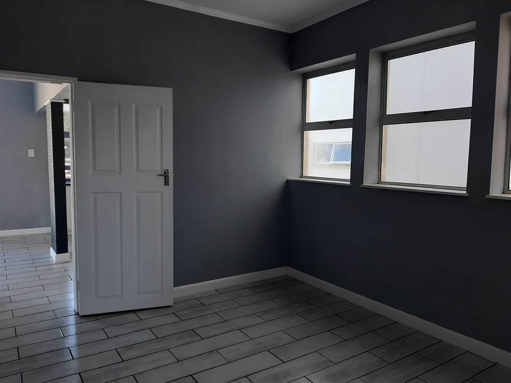 One Bedroom Apartment/Flat To Rent In Humewood in Ibhayi - Image 2