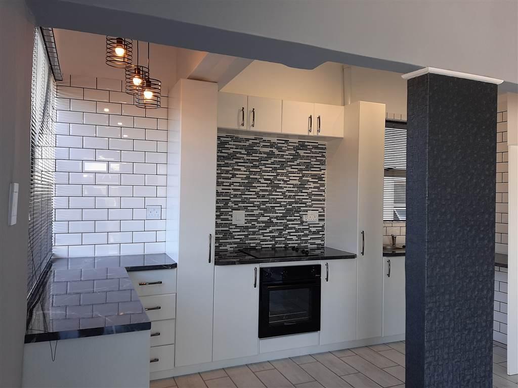 One Bedroom Apartment/Flat To Rent In Humewood in Ibhayi - Image 4
