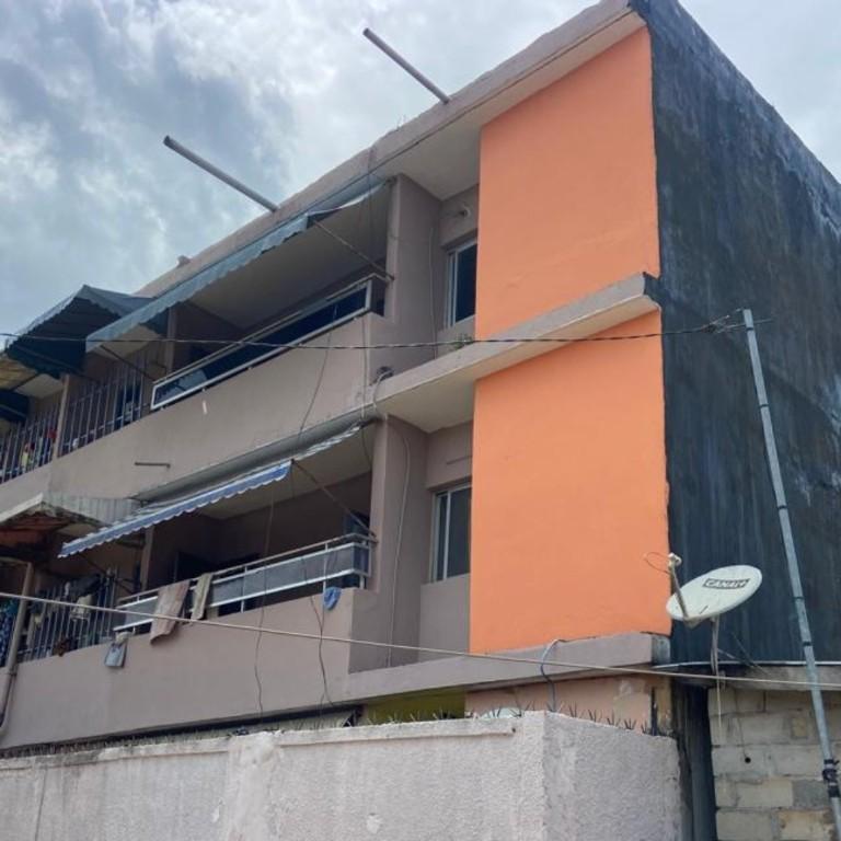 VENTE IMMEUBLE R+2 Abidjan (YOPOUGON SIDECI) de 11 appartements à Bouaké - Photo 4