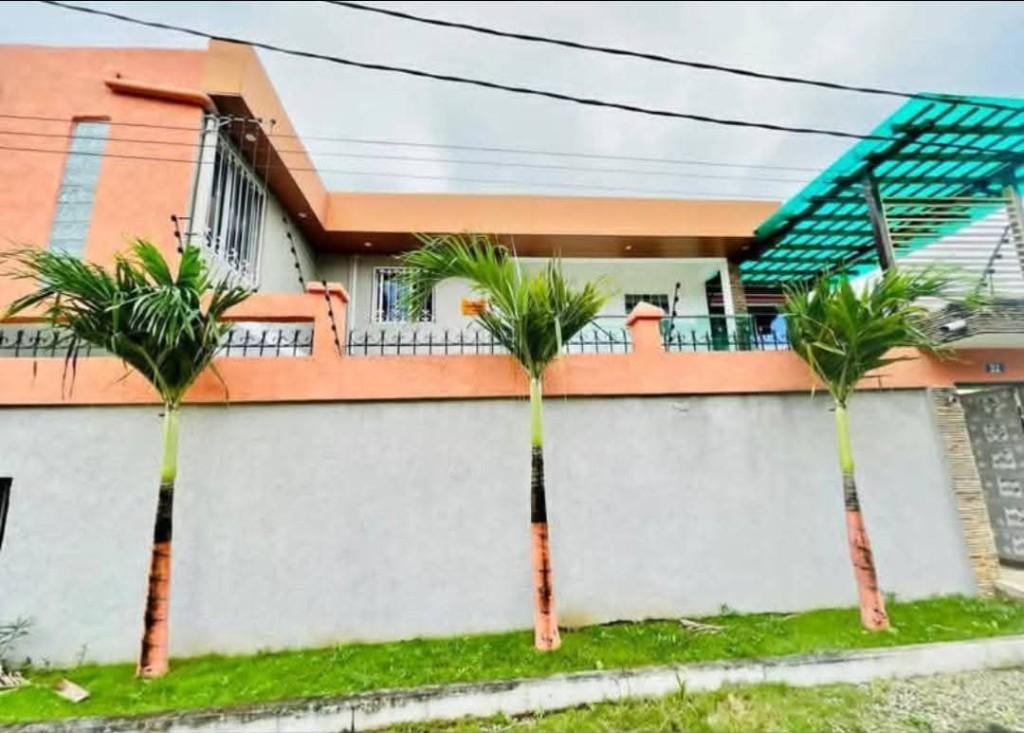 DUPLEX DE 5 PIECES + 2 INDÉPENDANTS RIVIERA FAYA CITÉ PRESTIGE en Côte d’Ivoire - Photo 1