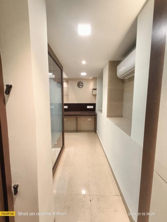 Fully Furnished Office Space For Rent at BBD Bagh in India - Image 9