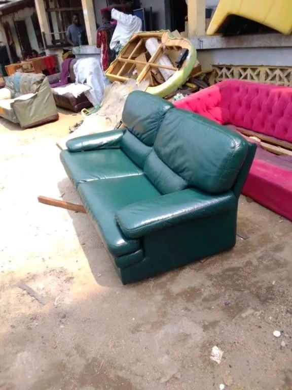 LAVAGE - NETTOYAGE ENTRETIEN ET RÉNOVATION DES MATIÈRES EN CUIR à Douala - Photo 7