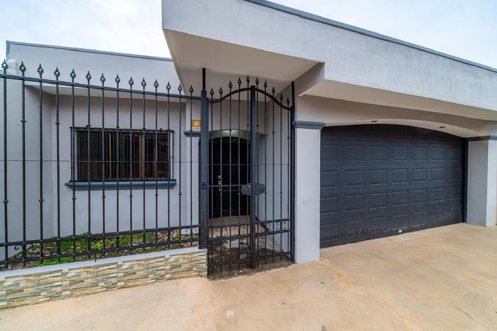 Se vende casa en San Ramón, Alajuela, Costa Rica en Montes de Oca - Imagen 1