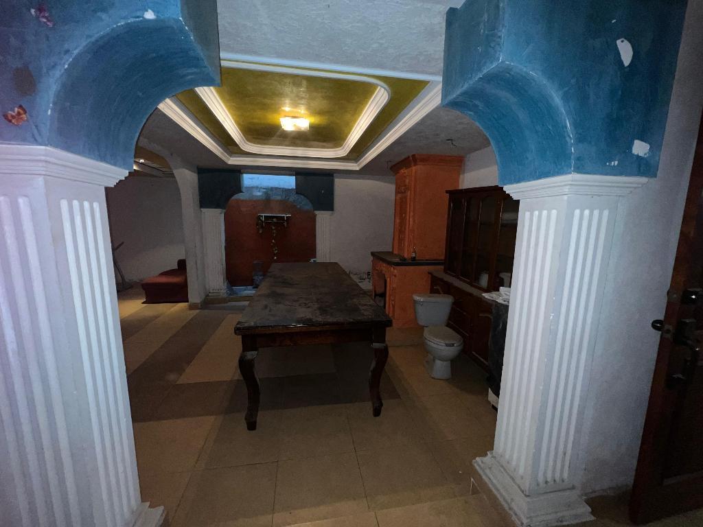 Linda casa de tres niveles, amplia con excelente distribución en Morelia - Imagen 1