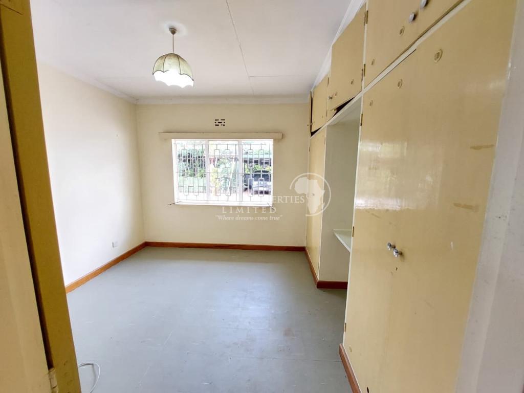 4 Bedroom Bungalow On 1 Acre Plot For Rent In Old Runda in Kenya - Image 6