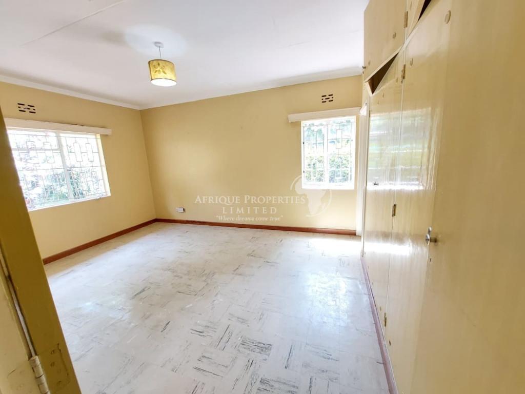 4 Bedroom Bungalow On 1 Acre Plot For Rent In Old Runda in Kenya - Image 8