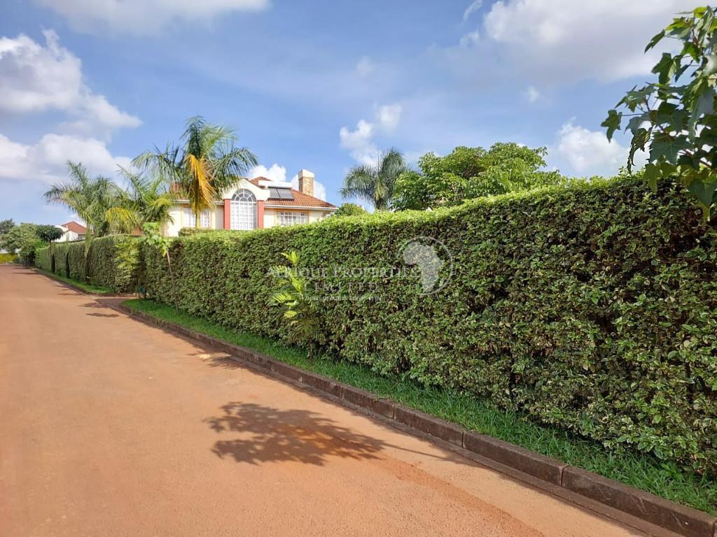 4 Bedroom All Ensuite Villa+Dsq For Rent In Runda,Nairobi. in Kenya - Image 14