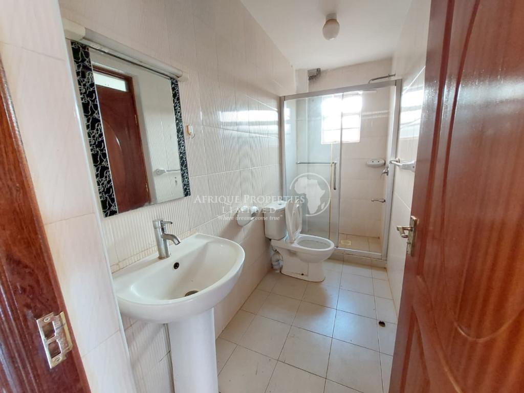 4 Bedroom All Ensuite Villa+Dsq For Rent In Runda,Nairobi. in Kenya - Image 12