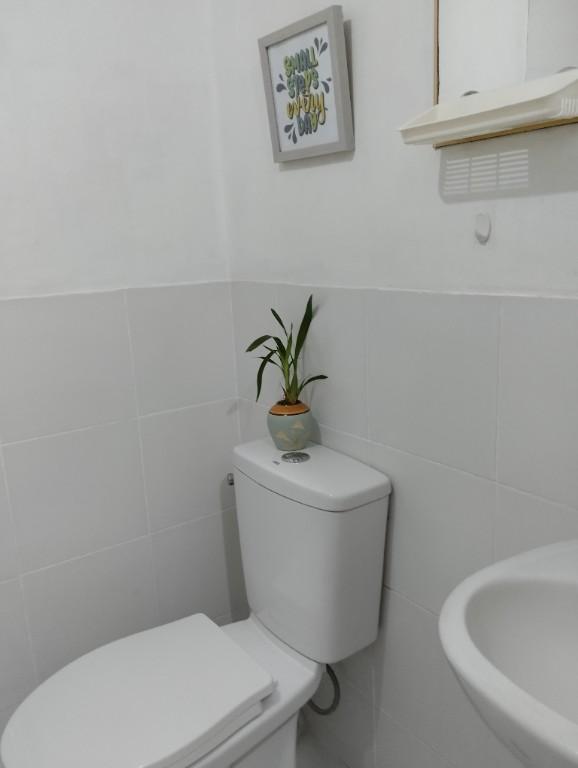 CONDO FOR RENT IN KAPITOLYO PASIG in Lower Bicutan - Image 4