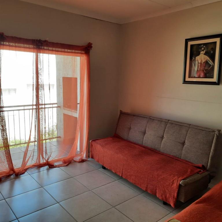 2 Bed Apartment To Rent in Island View in Mossel Bay - Image 2