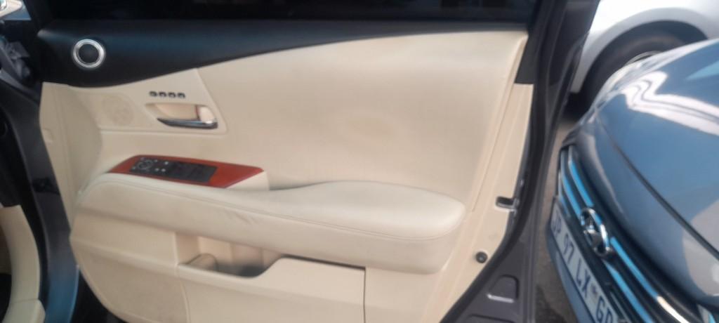 Pre-owned 2012 Lexus RX-350 V6 3.0 Engine Capacity 4X4 with Aut in Katlehong - Image 7