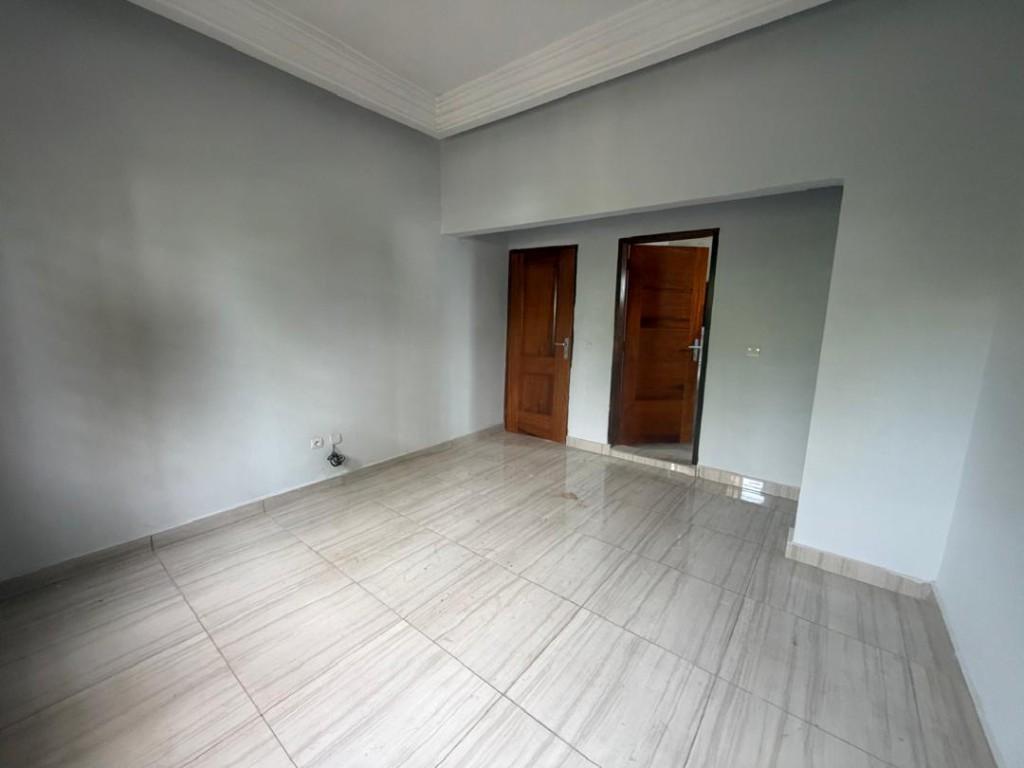 Cocody Riviera palmeraie Triangle. VILLA DUPLEX 5 PIÈCES en Côte d’Ivoire - Photo 9
