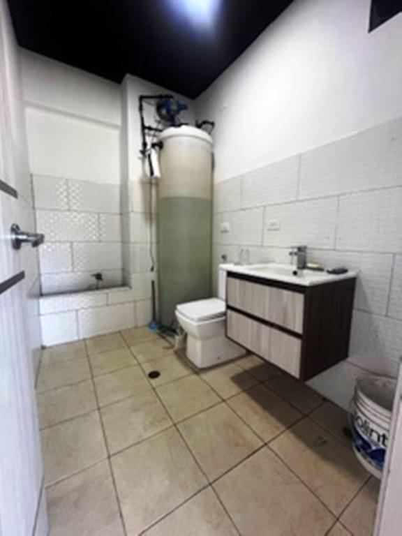 LOCAL COMERCIAL - LOS DOS CAMINOS - 182 Mts2 en Caraballeda - Imagen 13