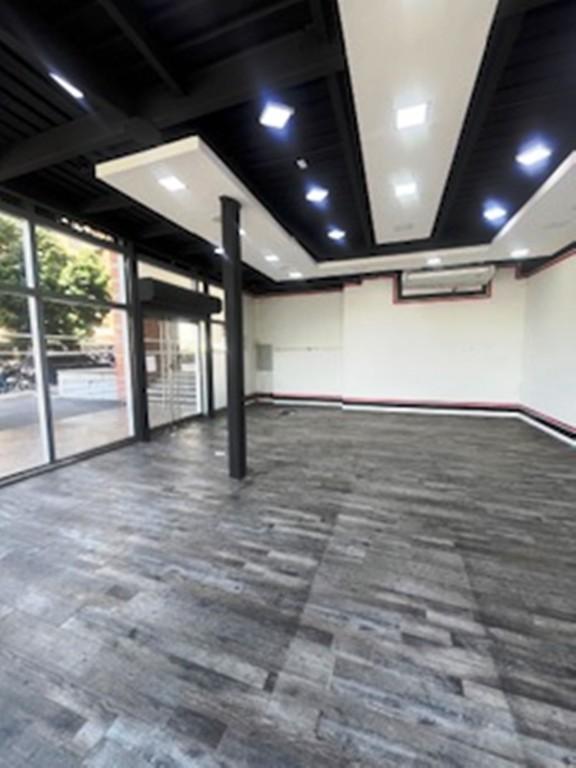 LOCAL COMERCIAL - LOS DOS CAMINOS 181 Mts2 en Venezuela - Imagen 2