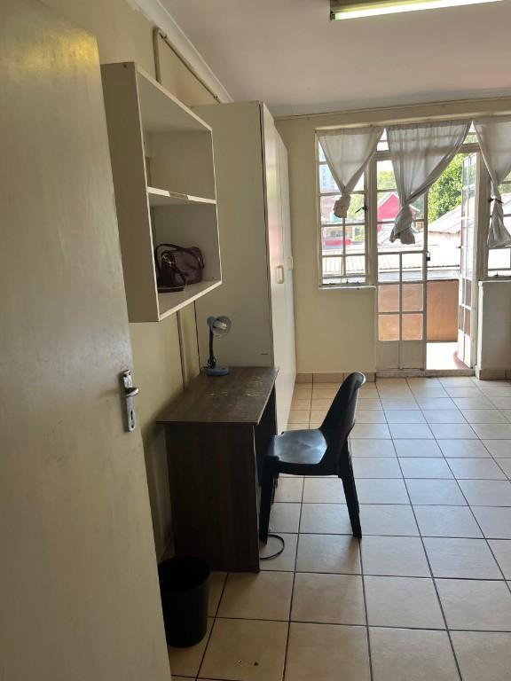 STUDENT ACCOMMODATION ADVERTISING in Roodepoort - Image 4