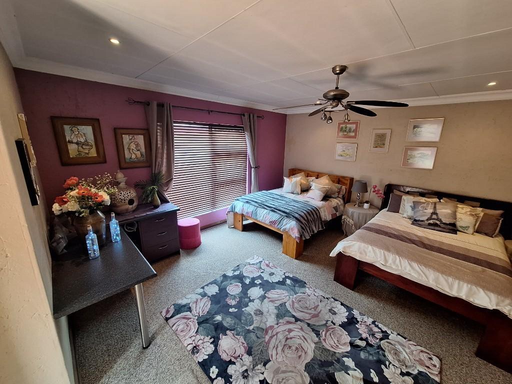 House For Sale in Middelburg Mpumalanga in Middelburg - Image 7