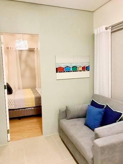 FURNISHED 1 BEDROOM CONDO FOR RENT THE COURTYARDS AT BANAWA in Consolacion - Image 2