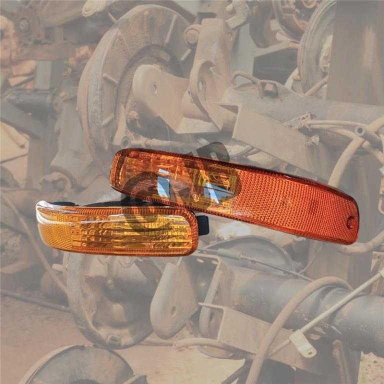 JEEP PARTS JEEP LIBERTY INDICATOR LIGHTS (LEFT/RIGHT) in South Africa - Image 1