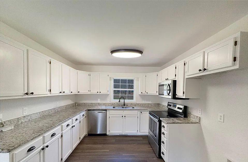 AMAZING 3BED 2BATH FOR RENT in Charlotte - Image 2