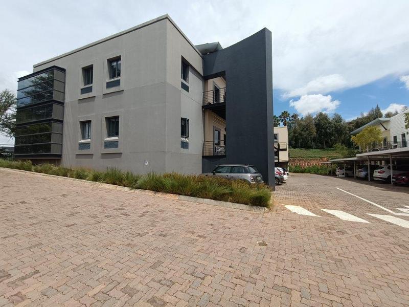 Commercial 2030-ref-18162 for Rent in Strubensvallei, Roodepoort in Randburg - Image 1