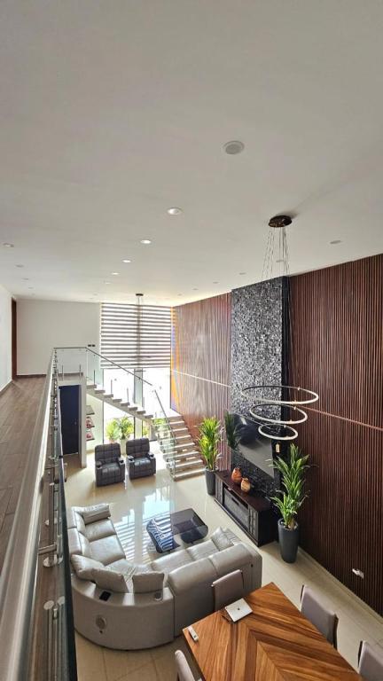 CASA EN VENTA EN RESIDENCIAL FRAMBOYANES CON AMPLIOS ESPACIOS en Nacajuca - Imagen 1