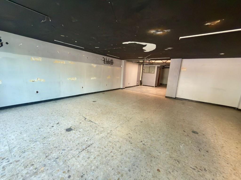 LOCAL COMERCIAL EN RENTA, CON FLUJO PEATONAL en México - Imagen 4